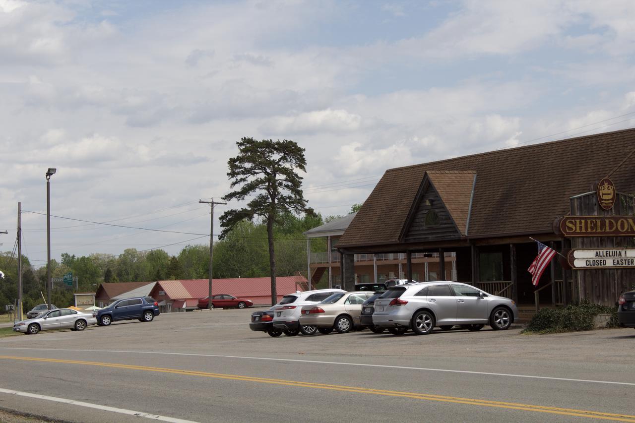 Sheldon'S Motel And Restaurant Keysville Exterior photo